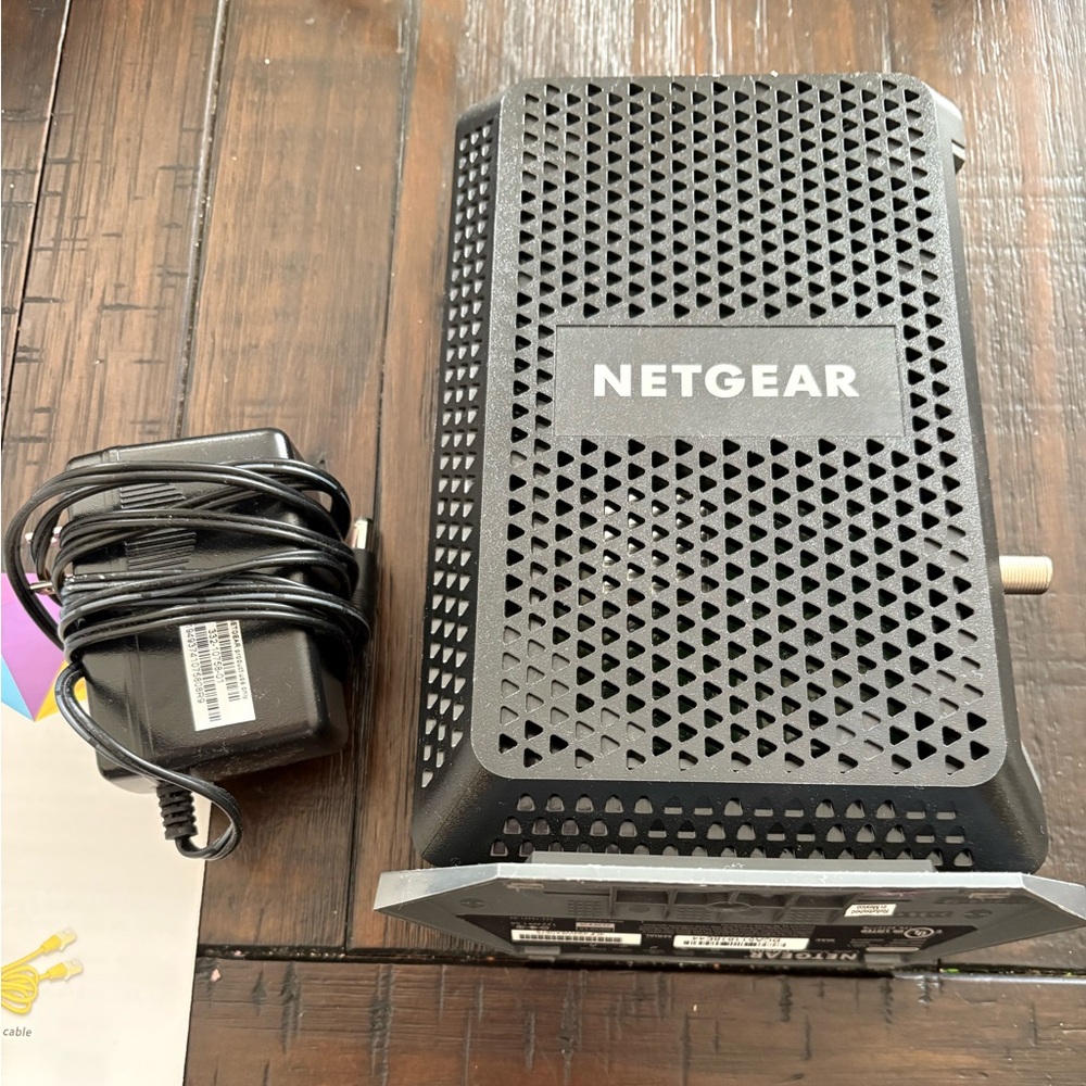 NETGEAR AC1750 Smart WiFi Router - Black & High Speed Cable Modem - Picture 6 of 8